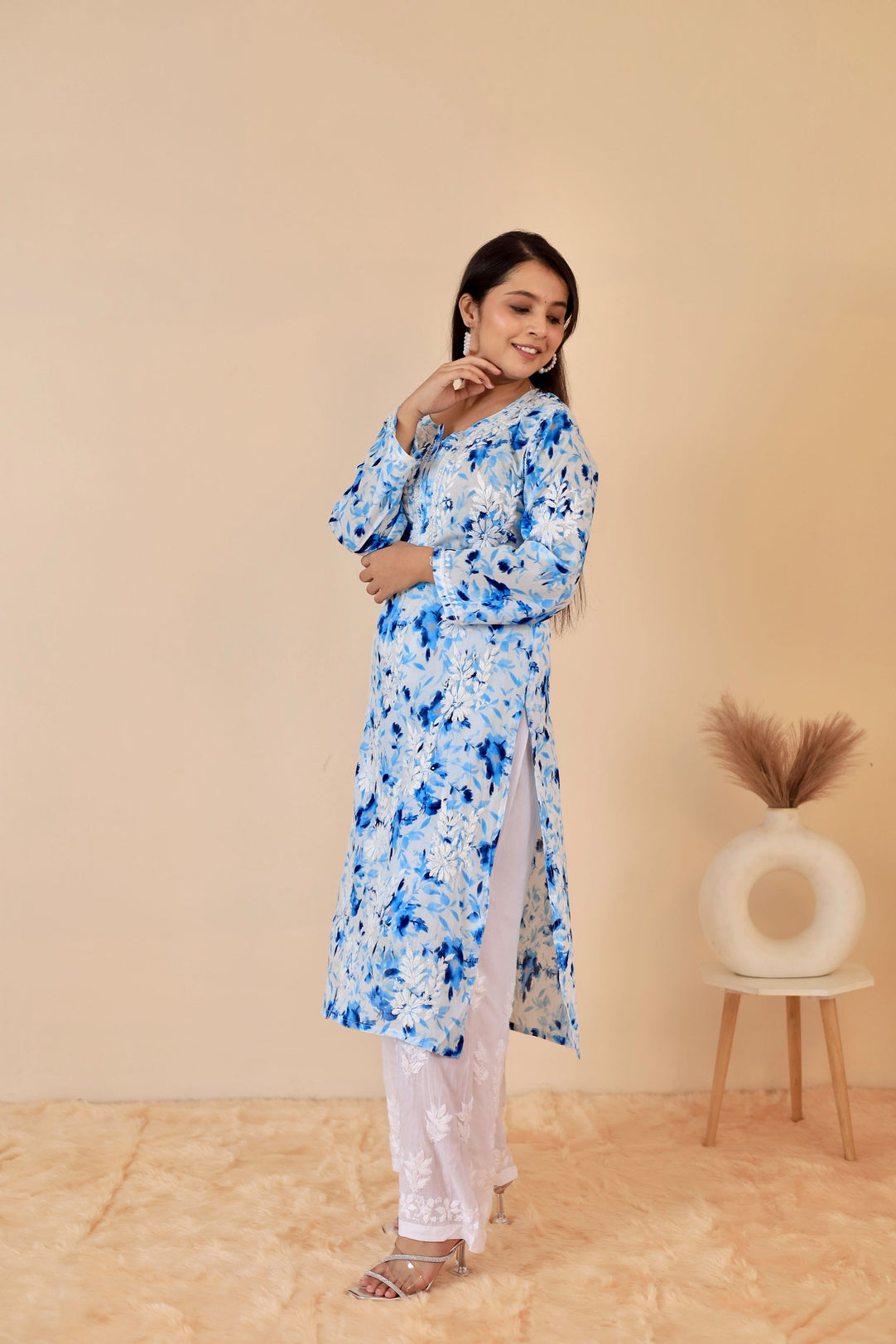 Women's Super Comfy Pure Mulmul Floral Print Lucknowi Chikankari Straight Long Kurti