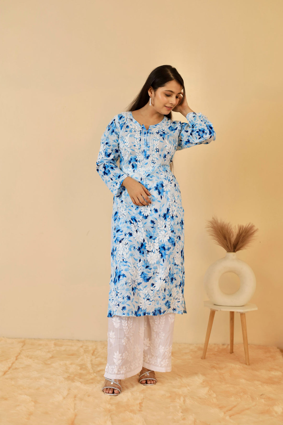 Samina Super Comfy Pure Mulmul Floral Print Lucknowi Chikankari Straight Long Kurti