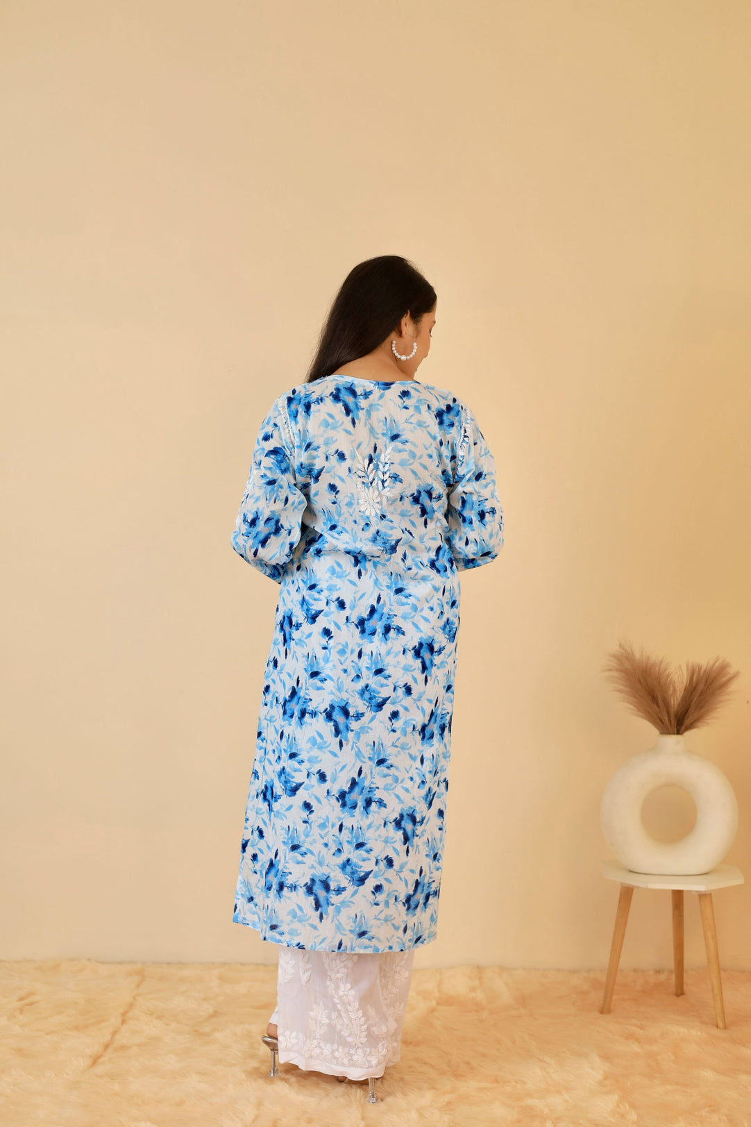 Samina Super Comfy Pure Mulmul Floral Print Lucknowi Chikankari Straight Long Kurti