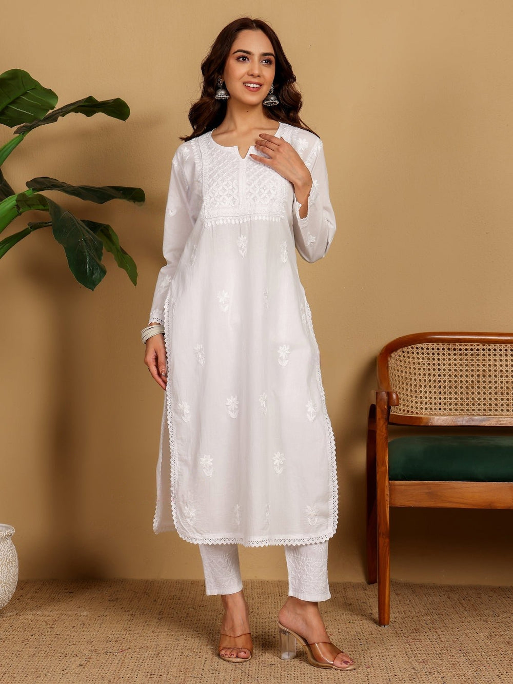 Zawiya Dyed Regular Size Mulmul Cotton Chikankari Kurti with Lace Detailing – Perfect for Every Occasions