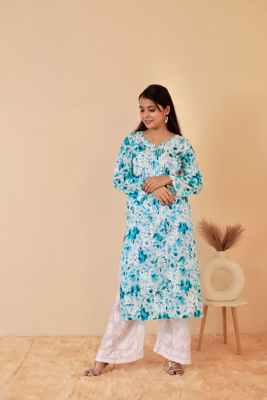 Samina Super Comfy Pure Mulmul Floral Print Lucknowi Chikankari Straight Long Kurti