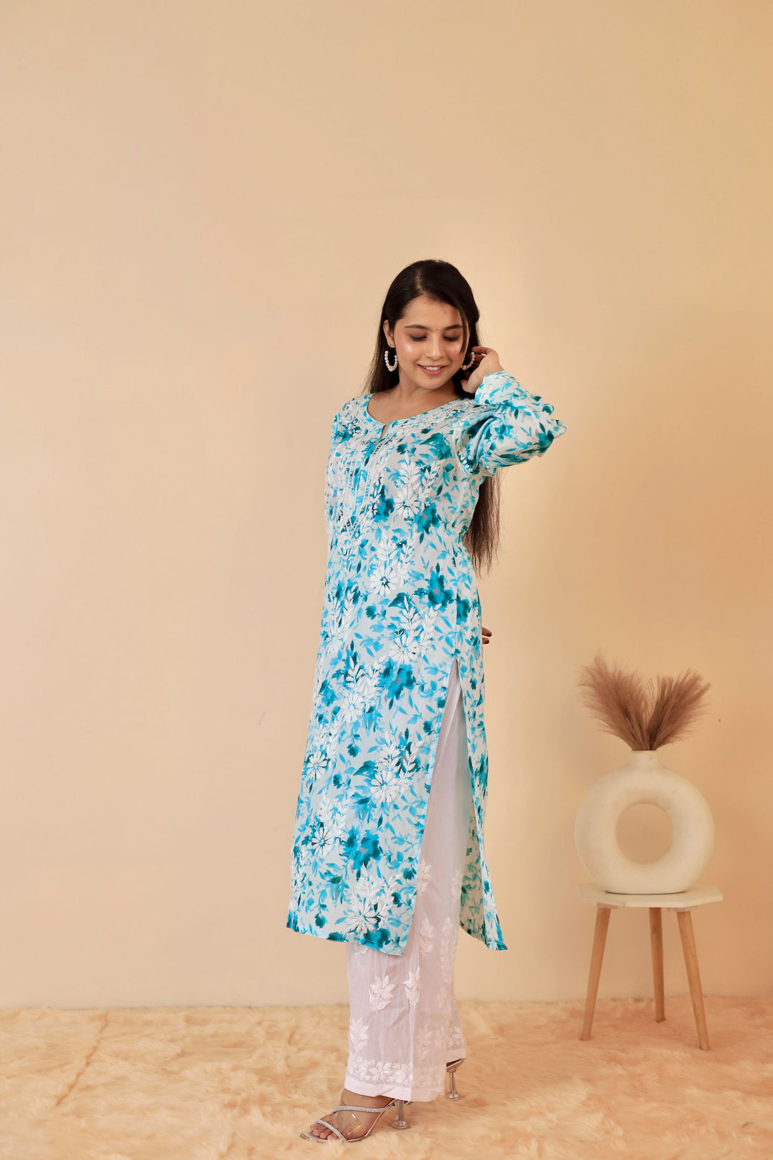 Samina Super Comfy Pure Mulmul Floral Print Lucknowi Chikankari Straight Long Kurti