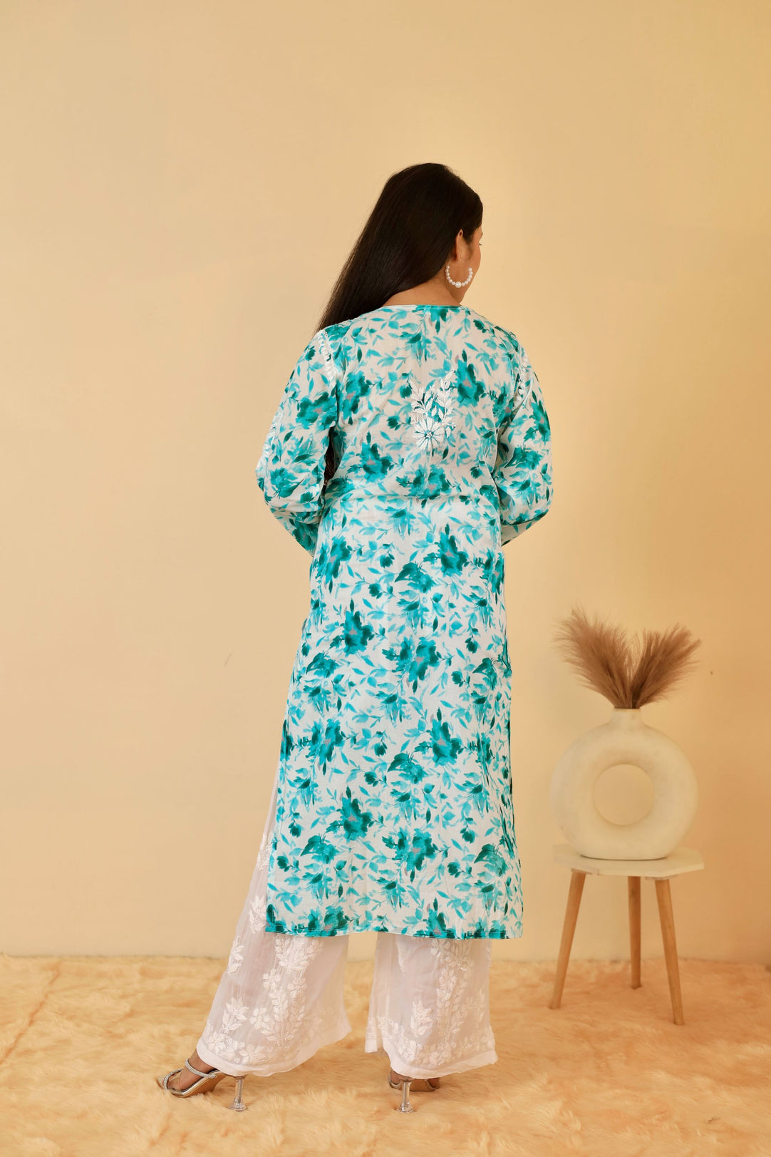 Samina Super Comfy Pure Mulmul Floral Print Lucknowi Chikankari Straight Long Kurti