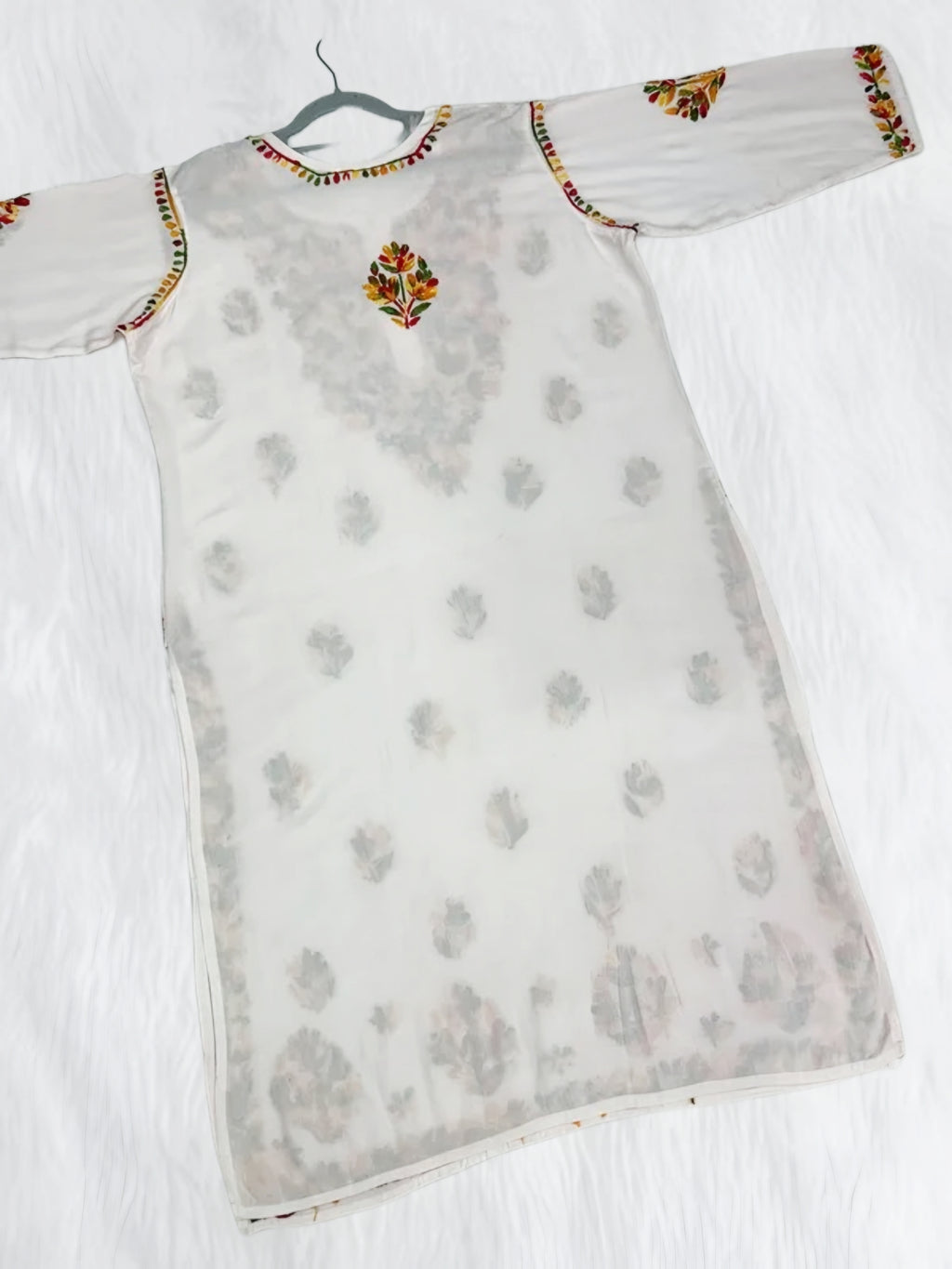 White Mannta rayon set